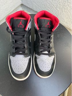 Nike Air Jordan 1 mid sneakers youth size 7