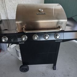 BBQ GIRL BY Charbroil 5 burners super clean