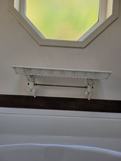 Cherub Shelf With Towel Holder