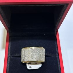 10KT GOLD DIAMOND RING