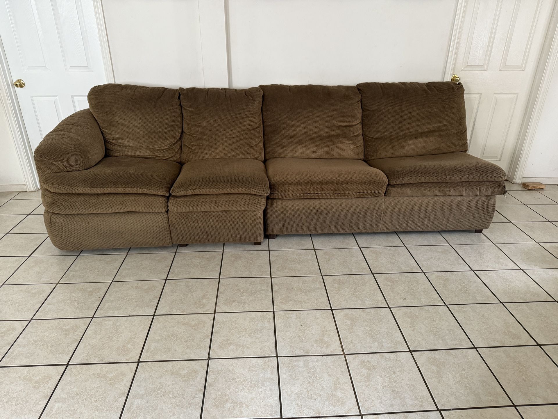 Couch set