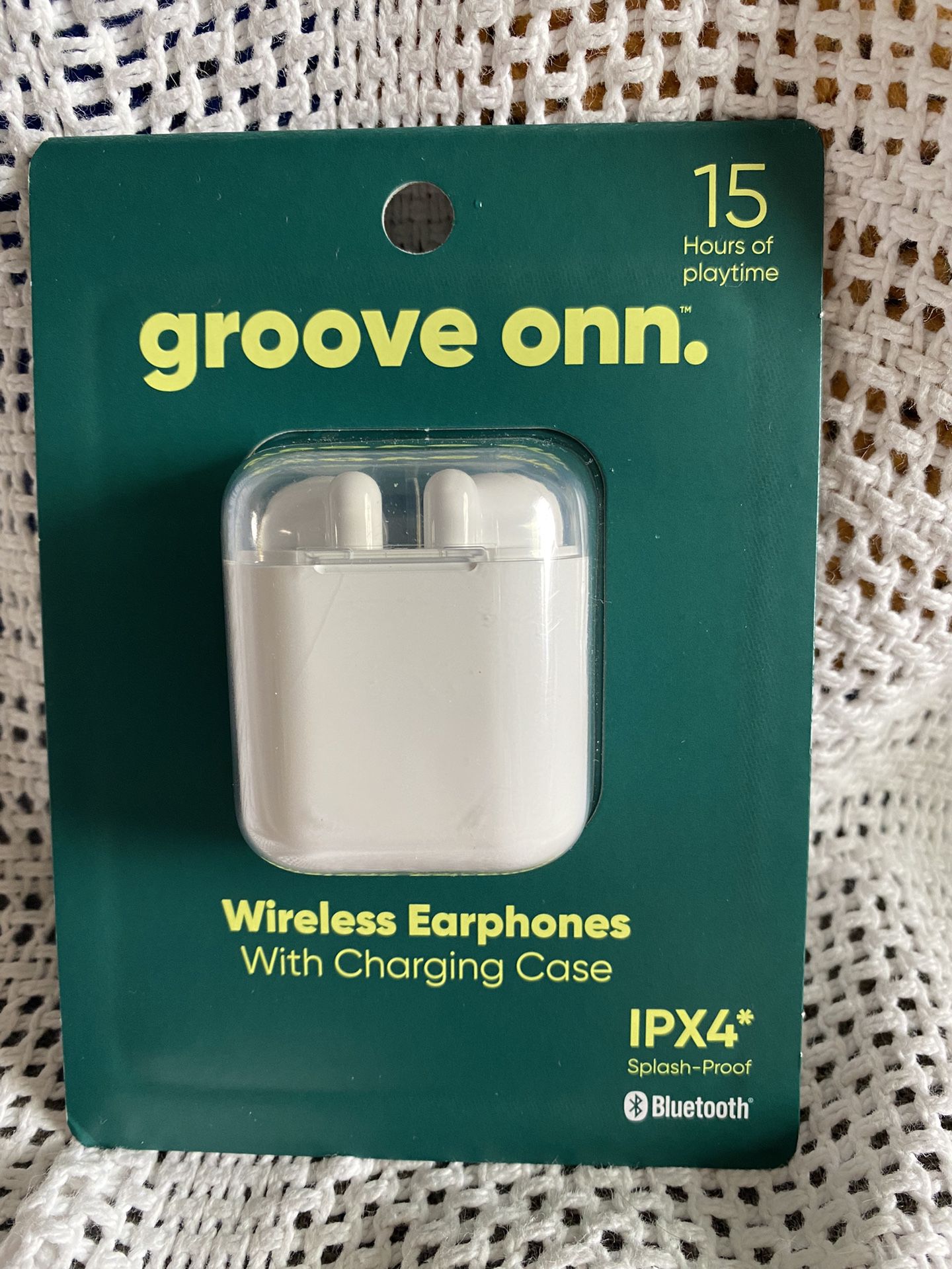 (NEW/In-box) Groove onn. Wireless Earphones w/ Case (IPX4 Water Resistant)
