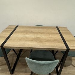 Dining Table + 4 Chairs