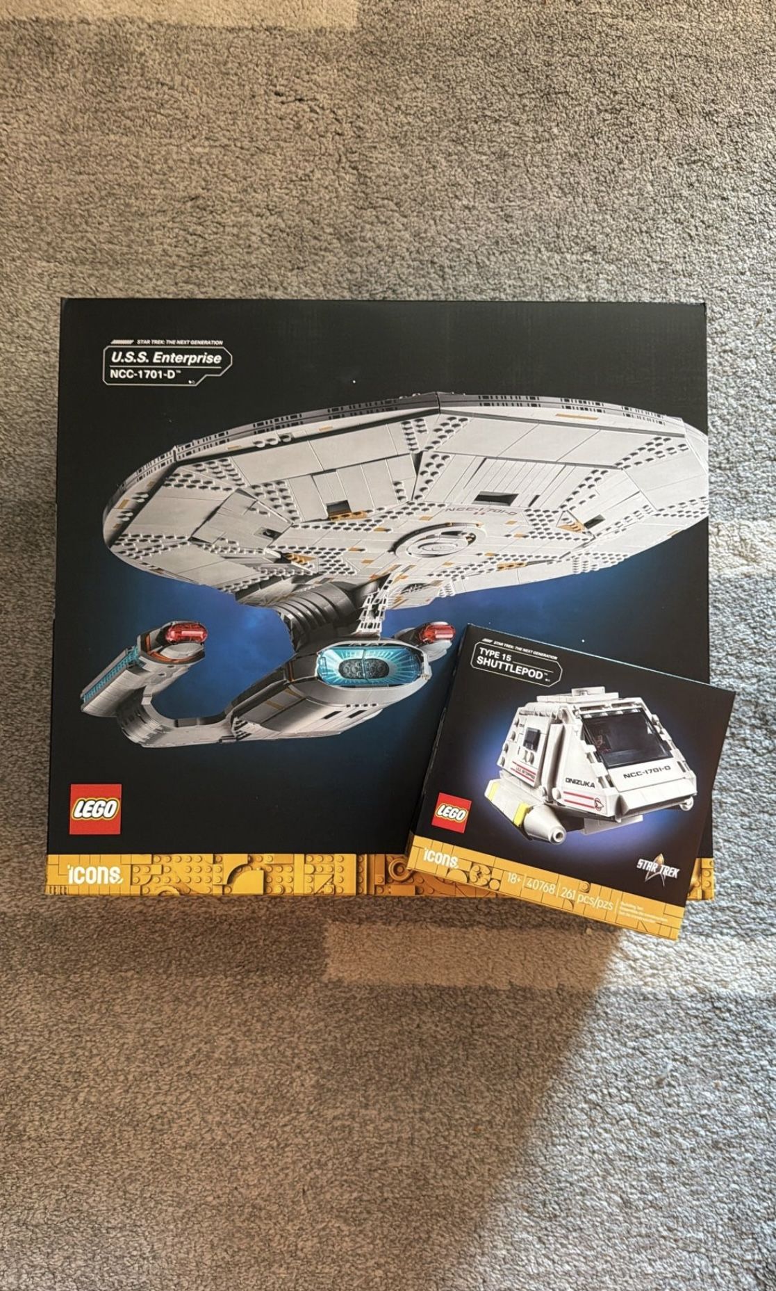 Lego Star Trek Enterprise and Shuttlepod GWP