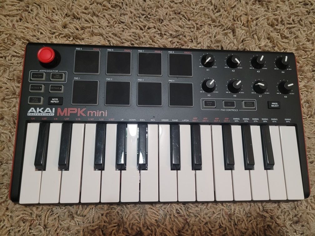 Akai MPK Mini Synthesizer Keyboard