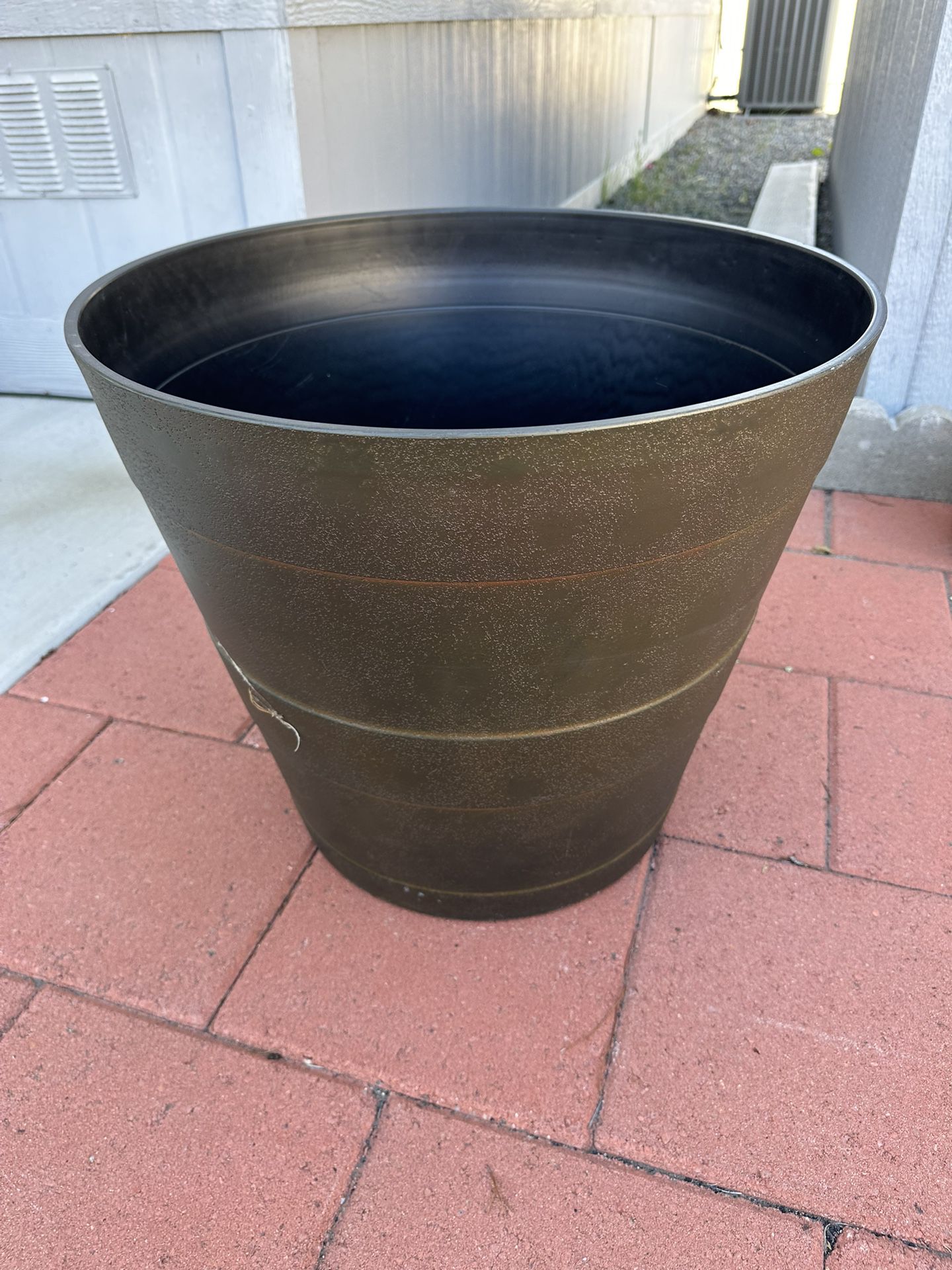 Plant Pot - NEW