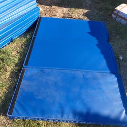 Wrestling mat's