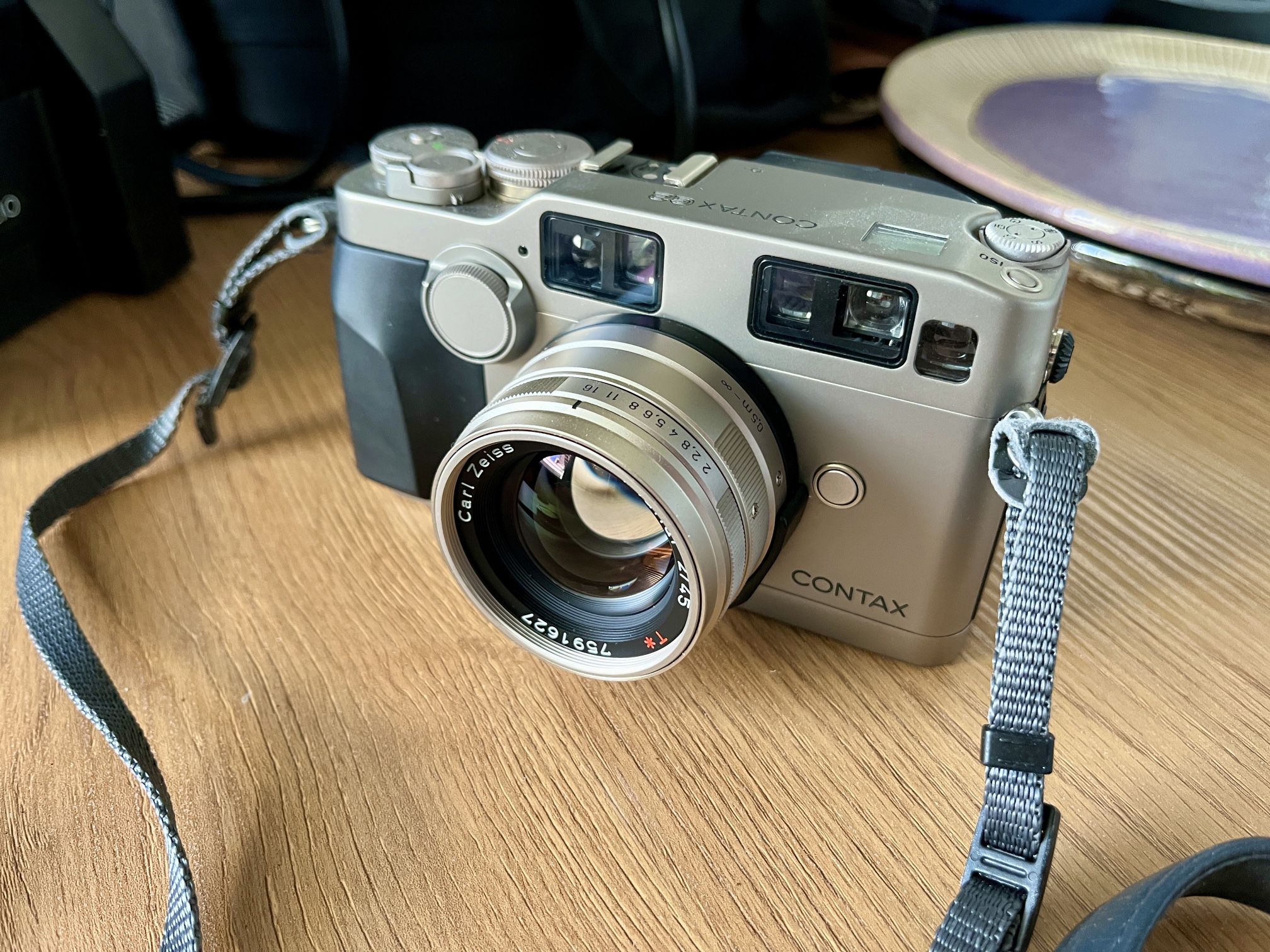 Contax G2 35mm Rangefinder Film Camera + Carl Zeiss Planar 45mm F/2 Lens MINT+