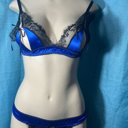 New Frederick Of Hollywood Size M. $6