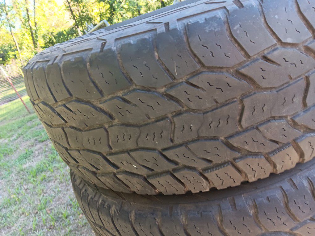 Used Tires Full Set All Matching Cooper Tires 