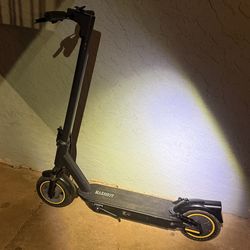MAXSHOT VMAX Electric Scooter