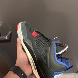 Air Jordan 4 Retro / Size 10 / 250$