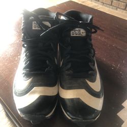 Nike Mens Size 9  Baseball Cleats
