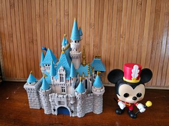 Disneyland 65th Anniversary Funko Pop! Town: Sleeping Beauty Castle with Mickey Mouse (#21) 🏰
