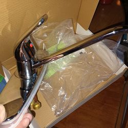 Kitchen & Bathroom Faucets 