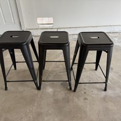 Black Bar Stools 