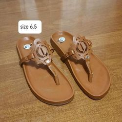 NEW - Crown & Ivy, Thong Sandals, Size 6.5 