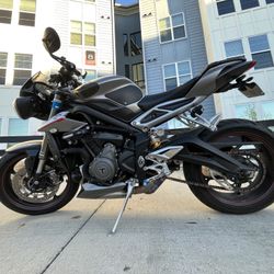 Triumph Street Triple RS