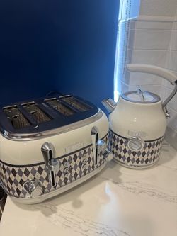 Haden 4-Slice Toaster & Electric Kettle Matching Set
