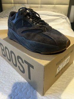 Yeezy 700 Utility Black