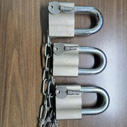 Union Pacific Railroad Padlock & 102 Key 