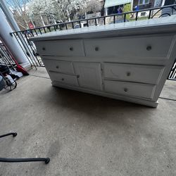 “Free” Bedroom Dresser 