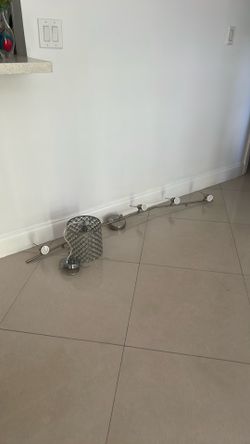 2 ceiling lamps