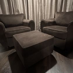 XL Almost New Accent Chairs With Ottoman Located In Tulare