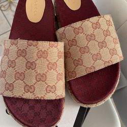 Size 9 Gucci slides