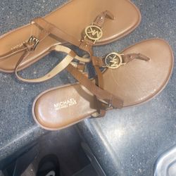 Mk Lady sandal size 8