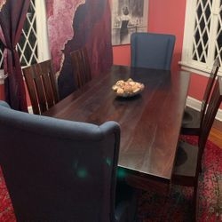 Dinning Table And Chairs 