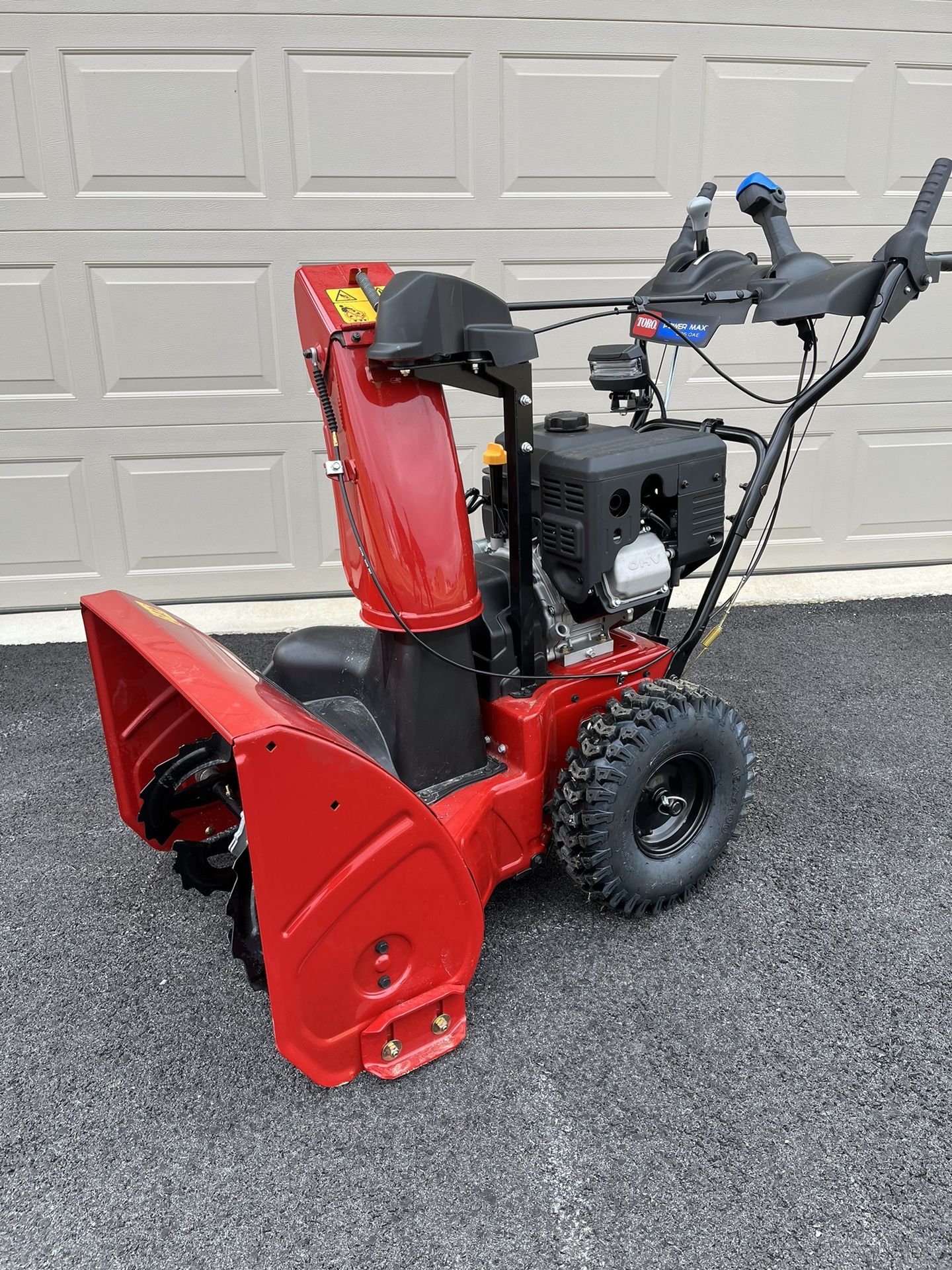 Toro Powermax 826 OAE Snowblower