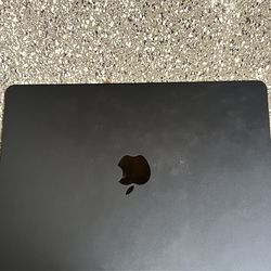 2024 MacBook Air 13’ With Charger & Box