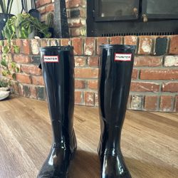 Brand New Hunter Rain Boots Tall Size 6