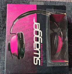 Swagger Retro Over Ear Wired Headphones