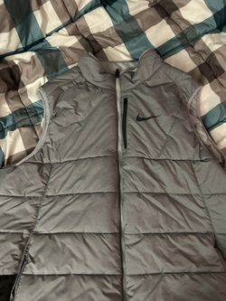 NIKE PUFFER VEST
