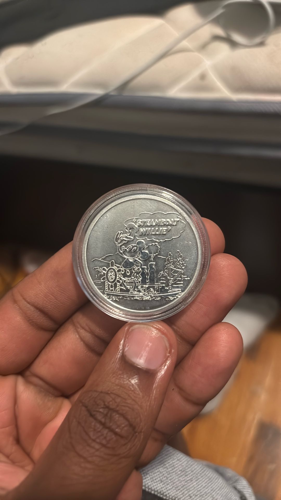 1 oz .999 fine silver round coin