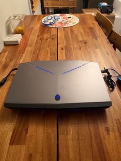 2013 Alienware 17" Gaming Laptop (Ranger R1) - RGB Lights / Retro Collector's Item