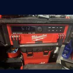 Milwaukee M18 Radio 