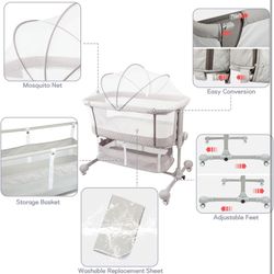 Baby Bassinet Lightly Used, In Great Condition 