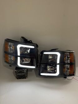 Chevy Silverado 2007-2013 Headlights