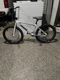 24 inch throne goon