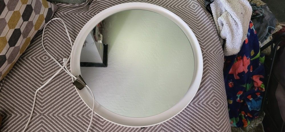 Round Circle Mirror With LIGHT Up Edges