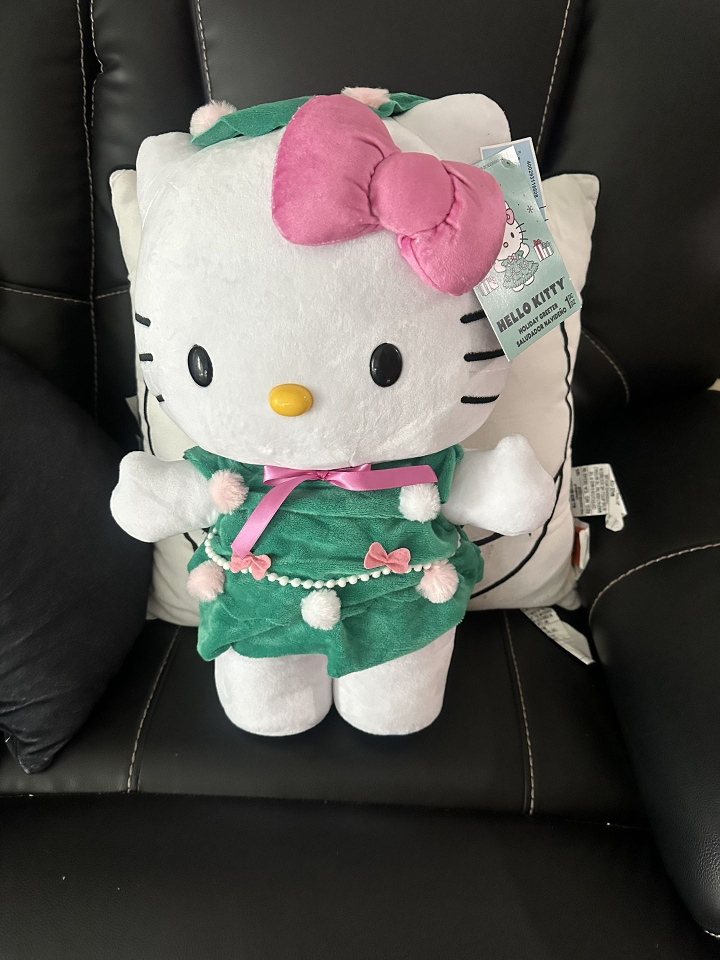 Hello Kitty Holiday Greeter 