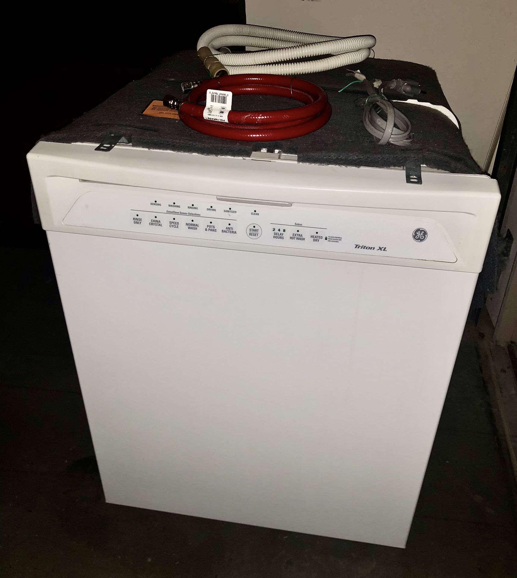Triton XL GE Dishwasher - Kitchen Sale ! Many Settings China/crystal, Normal, Pots/pans, Anti Bacterial , Rinse Only , Extra Hot Wash, Heated Dry