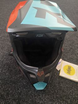 Fox V3 carbon helmet