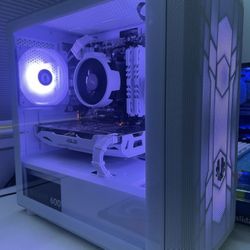 Custom RGB Gaming PC Ry.