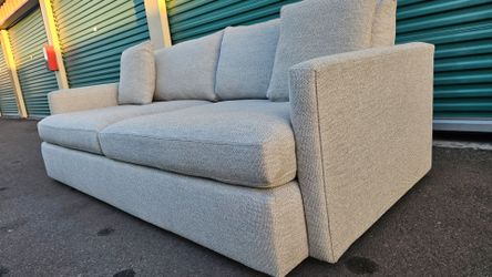 FREE DELIVERY!!!! Crate & Barrel "Lounge Deep" WHITE Sofa 93" + 2 Pillows ($2.5K Retail ...50% Off)