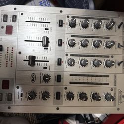 Behringer VMX300 3-Channel