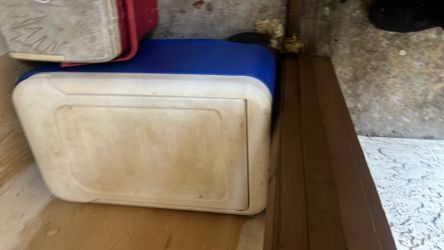 Lunch boxes 25$ for 3